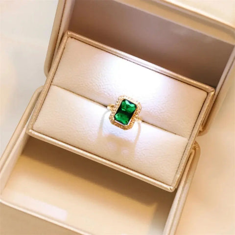 Classic Women's Three-piece Jewelry Set Statement Emerald Ring Fashion Green Zircon Ring Earring Necklace Wedding Jewelry Sets Ewkiki