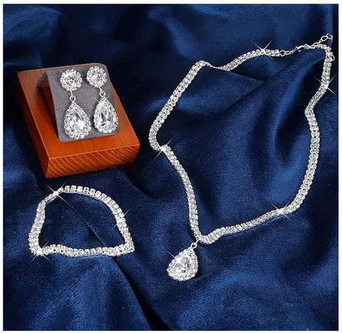 4 Pieces Luxurious Jewelry Set Exquisite Rhinestone Pendant Elegant Women's Crystal Silver Plated Necklace Earrings Bracelet Set Ewkiki