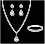 4 Pieces Luxurious Jewelry Set Exquisite Rhinestone Pendant Elegant Women's Crystal Silver Plated Necklace Earrings Bracelet Set Ewkiki