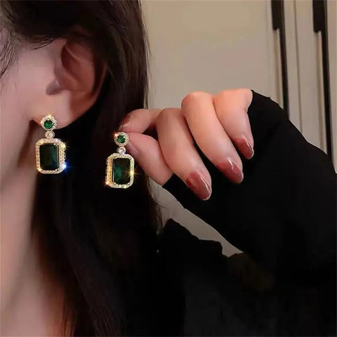 Classic Women's Three-piece Jewelry Set Statement Emerald Ring Fashion Green Zircon Ring Earring Necklace Wedding Jewelry Sets Ewkiki